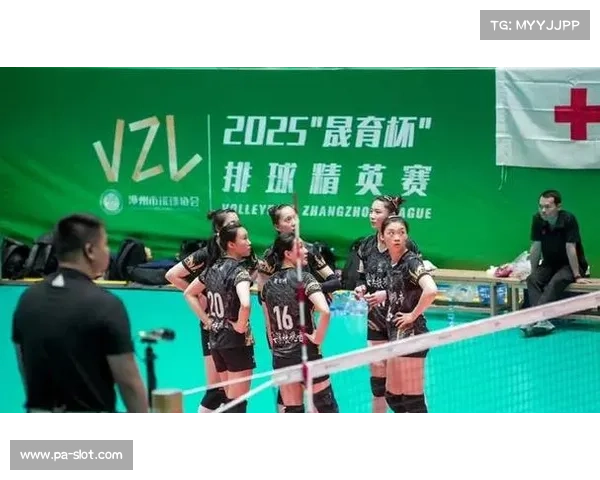 中国女排鏖战强敌成功晋级下一轮,展现出不屈精神与团队协作之力 中国女排鏖战强敌成功晋级下一轮,展现出不屈精神与团队协作之力