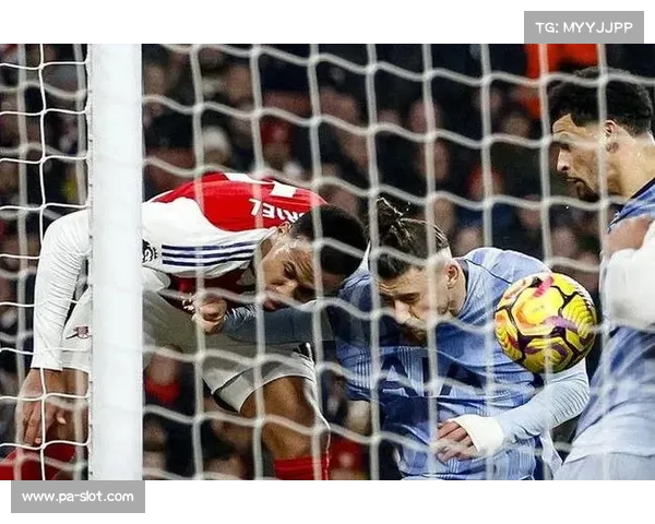 热刺争议判罚引发热议 法国队强烈不满声势浩大 热刺争议判罚引发热议 法国队强烈不满声势浩大