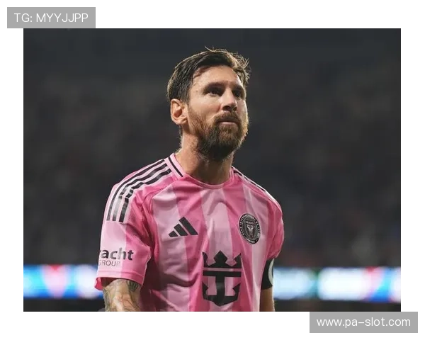 梅西训练营表现抢眼获得主帅高度评价成为未来新星的希望 梅西训练营表现抢眼获得主帅高度评价成为未来新星的希望