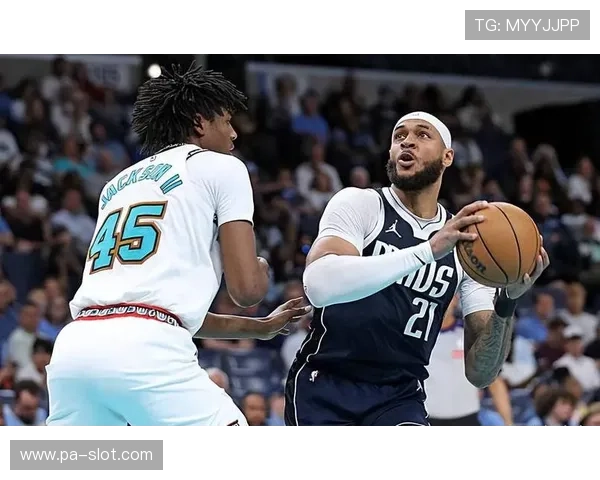 加福德复出表现抢眼 19分钟高效拿17分7板2助拼抢5前场板