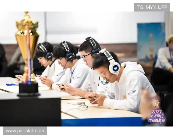 小艾电竞带你揭秘职业战队训练日常与赛事精彩瞬间 小艾电竞带你揭秘职业战队训练日常与赛事精彩瞬间