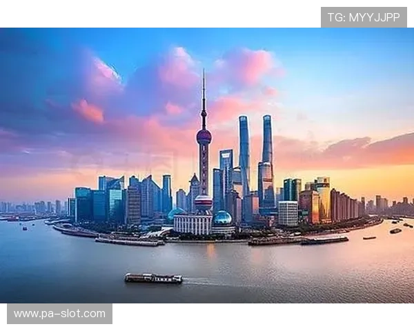 以东方明珠为中心的上海城市天际线与现代化发展全景探索之旅纪行